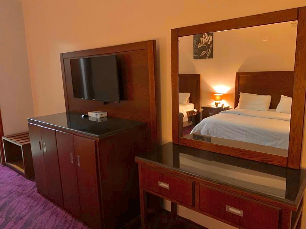 Relax Day Hotel Tabuk Buitenkant foto