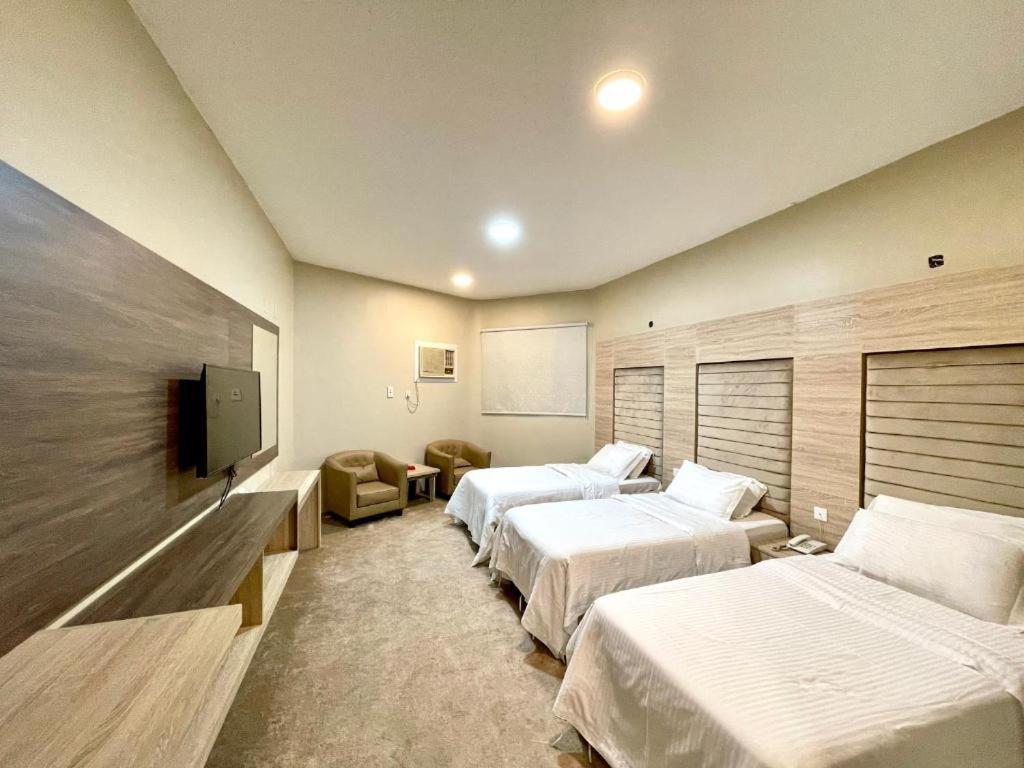Relax Day Hotel Tabuk Buitenkant foto